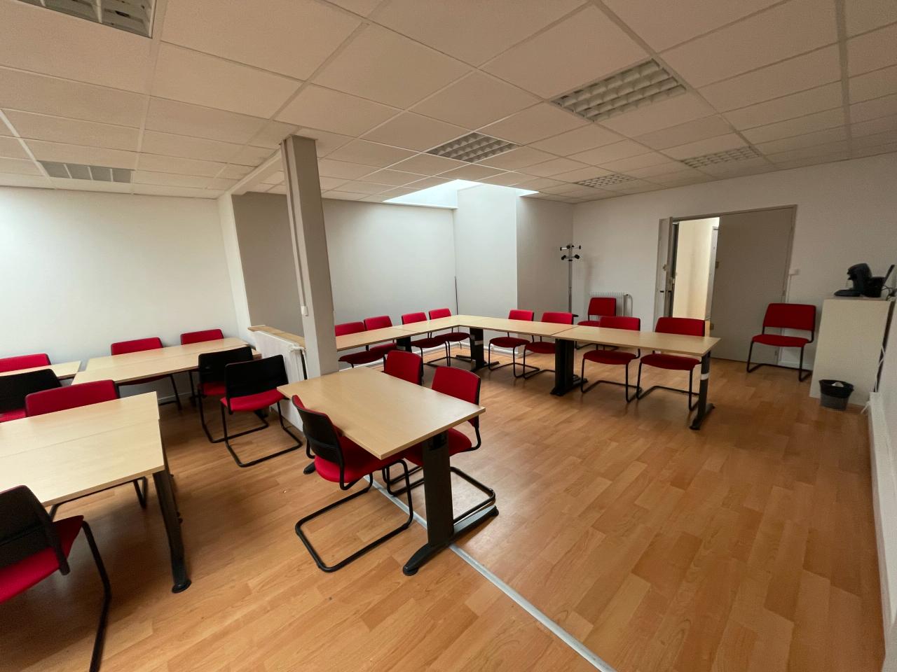 Bureau Saint-Cyr-sur-Loire 107m² Location bureau Saint-Cyr-sur-Loire Indre-et-Loire OLBUR2528845 4